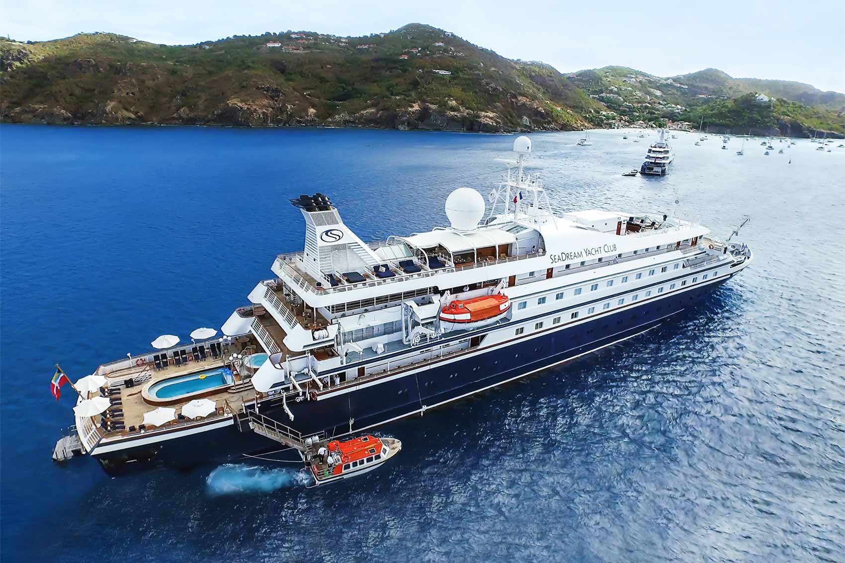 versatile cruise yacht